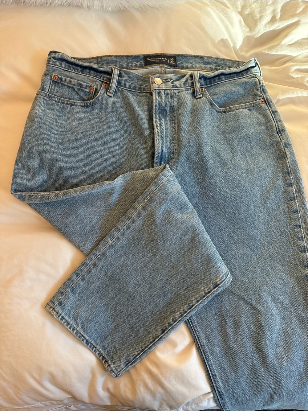 Abercrombie & Fitch Men’s Light Wash Loose Jeans